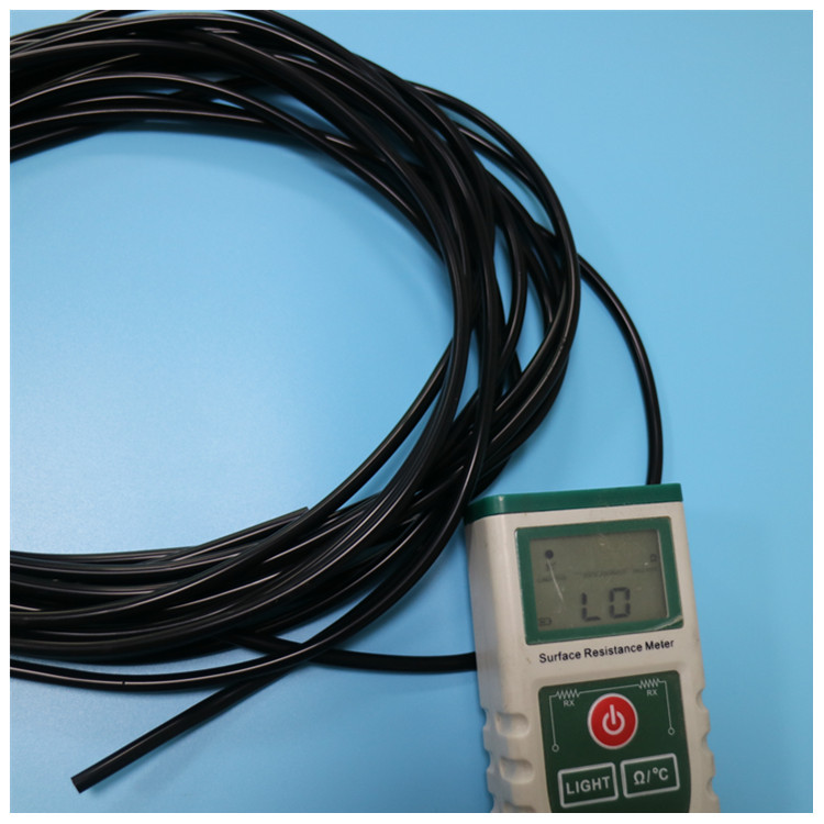 ag真人国际抗静电硅胶管：精准控制表面电阻，为溶剂输送筑牢静电安全防线